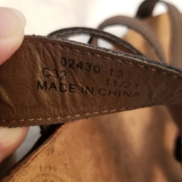 BearPaw Kai II Sandals Slides Straps Women's Size 10W Dark Brown Paisley Sole - Picture 2 of 7